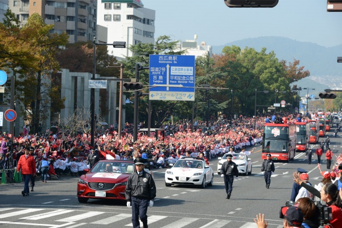 広島東洋カープ　優勝パレード 　バス・オープンカー装飾